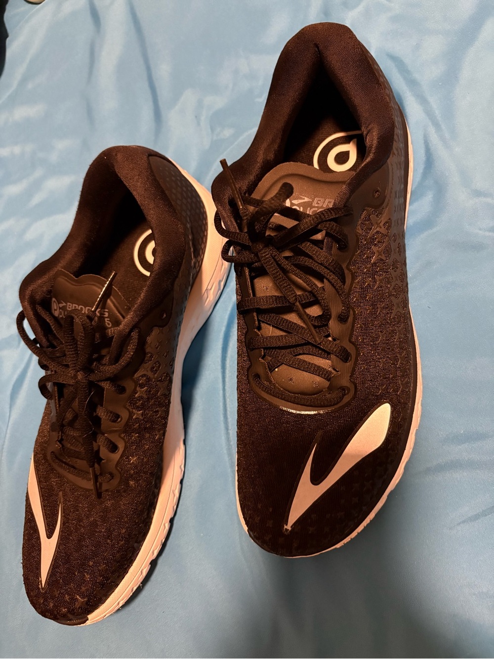 Brooks Men's Black and White Athletic Running Shoes